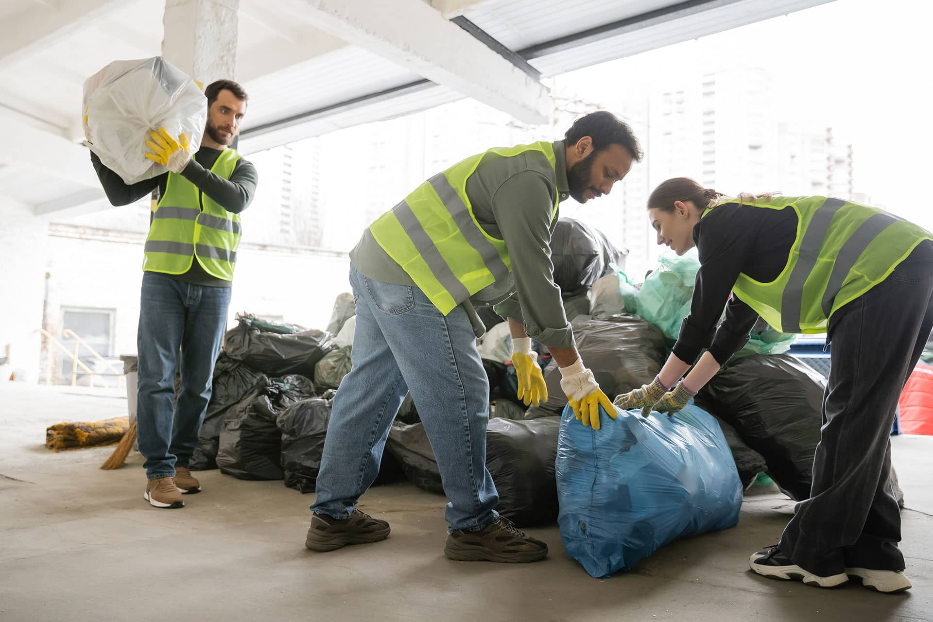 What to Expect When Hiring a Professional Junk Removal Company